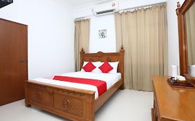 Super Oyo 89435 Nusantara Group Hotel